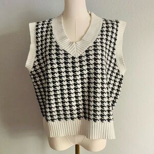 Oversized houndstooth sweater vest